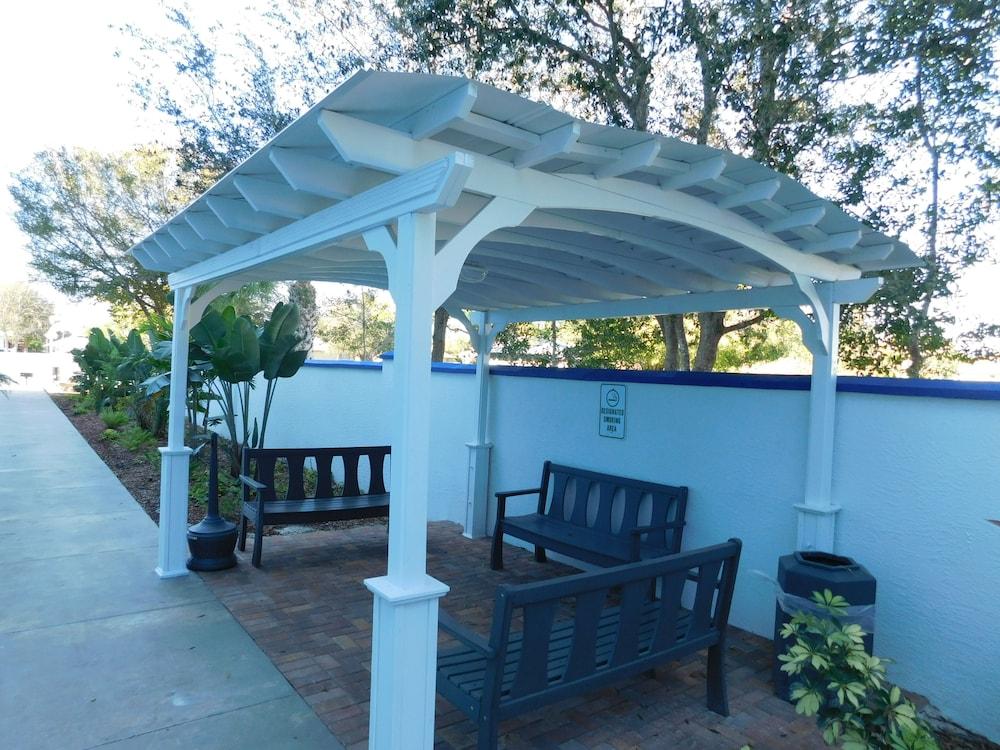 Microtel Inn & Suites By Wyndham Port Charlotte Punta Gorda Exterior photo